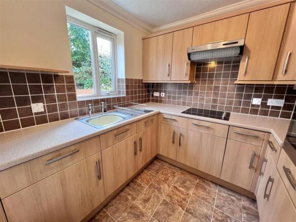 Kitchen 1.jpg