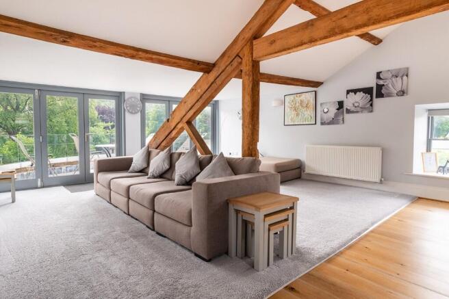 2 bed Apartment for sale Image 4