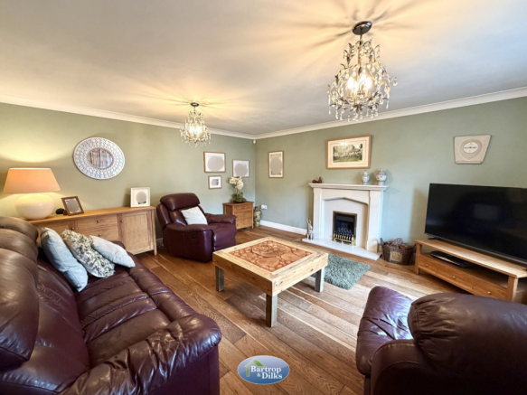 5 bed Detached for sale Image 7