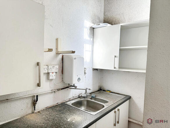 9 bed Block of Apartments for sale Image 6