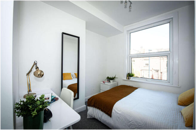 5 bed House to rent Image 10