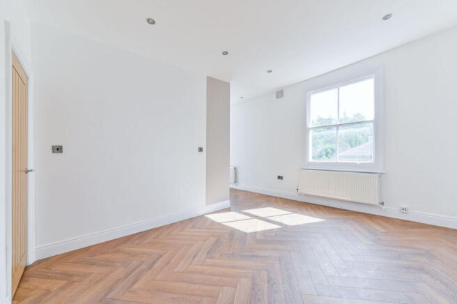 Apartment in London, Taverner Square, Finsbury Park - View 2