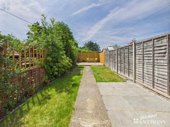 CAM03852G0-PR0325-STILL027