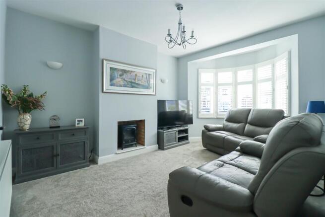 Elmsleigh Drive, Leigh-On-Sea photo 3