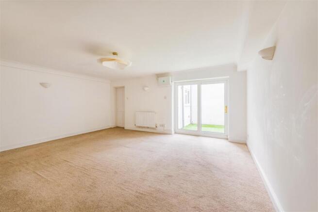 BF, 7 Clarence Square-5.jpg