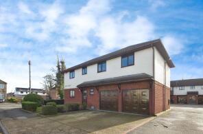 7, Ash Court, Jutsums Lane, Romford RM7 9EE