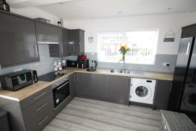 66 Bedale Ave-Kit4.JPG