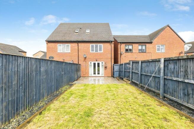 3 bed Semi-Detached for sale Image 9