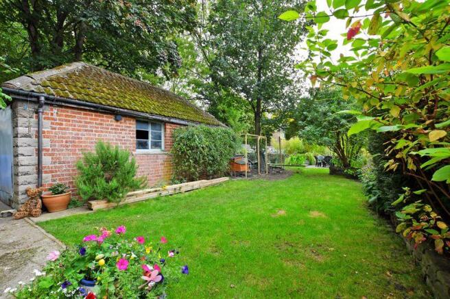 Garden/Garage