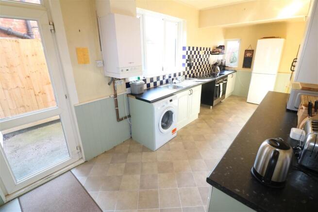 Kitchen / Breakfast Room