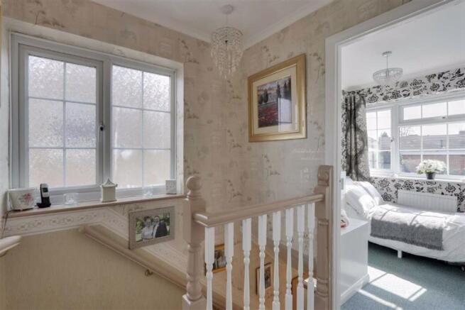 FIRST FLOOR LANDING