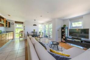 57, Whitelands Crescent, London SW18 5QY