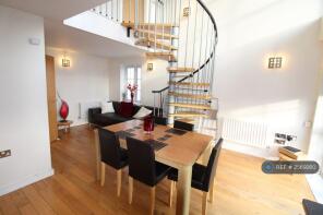 4, Amber Court, High Street, Romford RM1 1AP