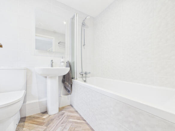 CAM01984G0-PR0568-STILL013