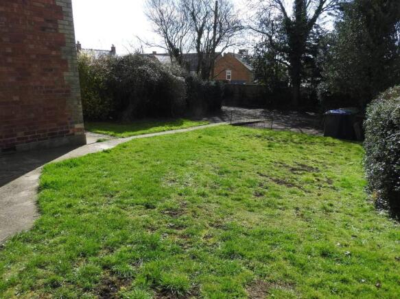 Front garden.jpg
