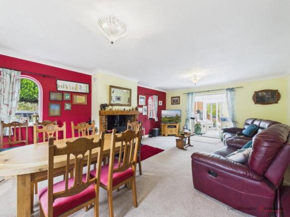 Lounge/Dining Room