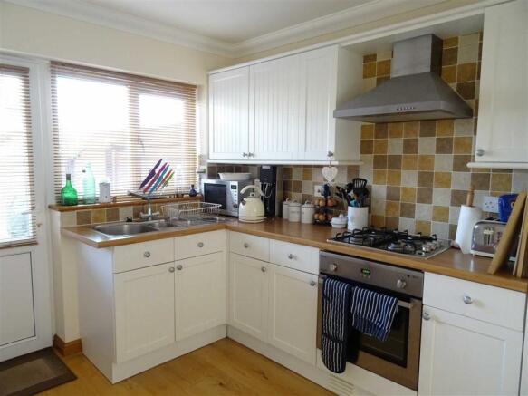KITCHEN: