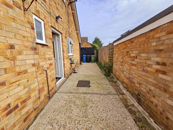 2 bed Semi-Detached Bungalow for sale Image 11