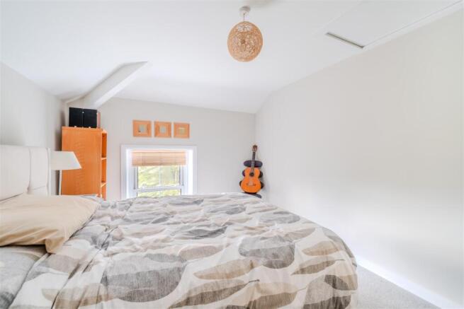 Bedroom 1.jpg