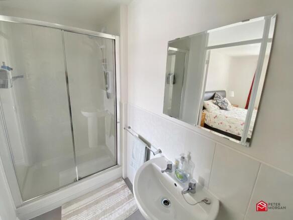 En-Suite Double Shower Room