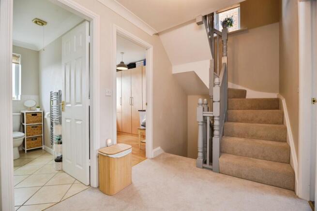 5 bed Detached for sale Image 10
