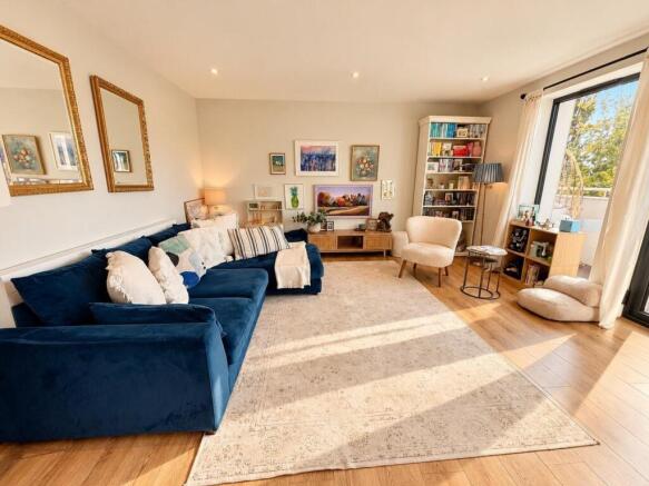 Lounge.2.jpg