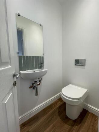 2 bed Flat to rent Image 4
