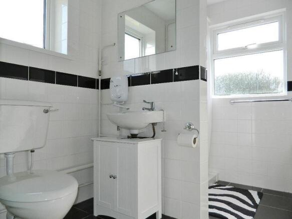 En-Suite to Bedroom