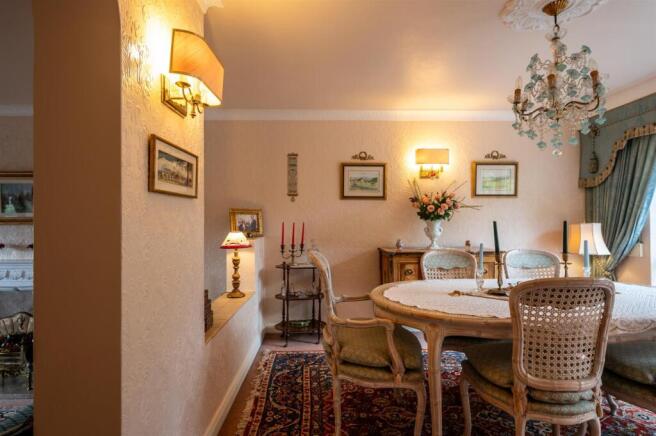 4 bed Detached for sale Image 10