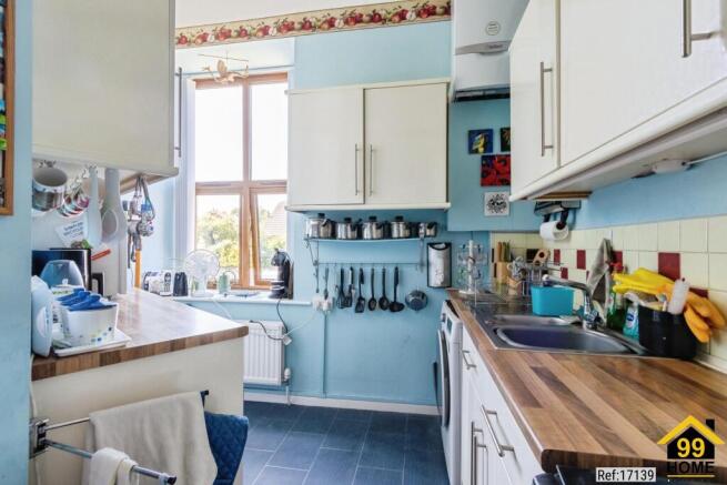 2 bed Flat for sale Image 8