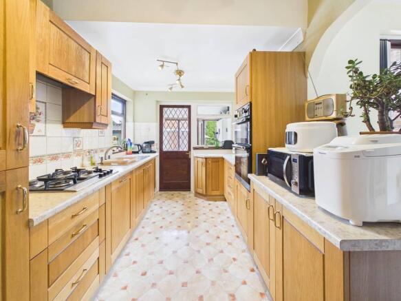 3 bed Semi-Detached for sale Image 4