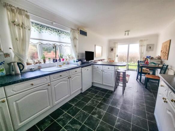 Kitchen Alt