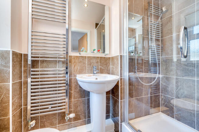 2 bed Apartment to rent Image 4