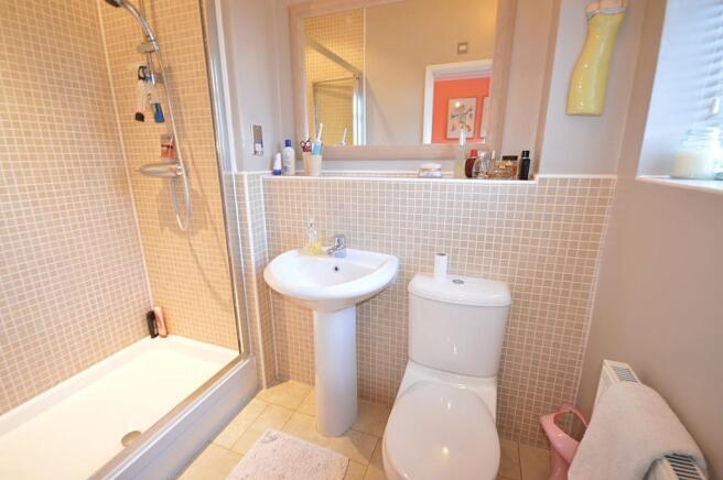 En Suite to Bedroom 