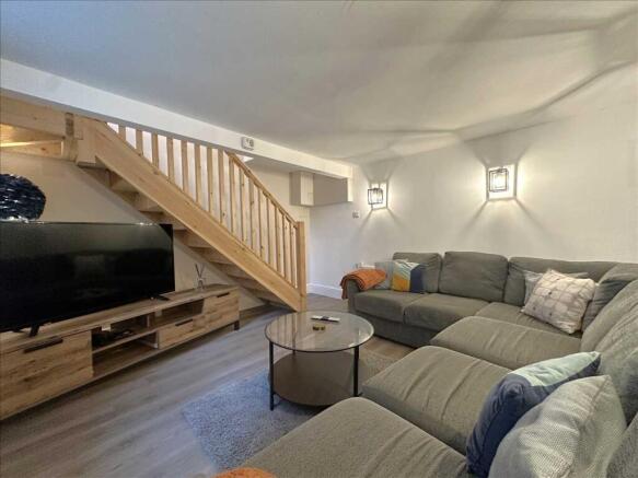 4 bed House for sale Image 12