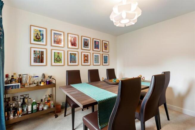 4 bed Detached for sale Image 9