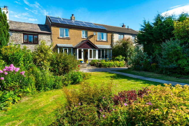 4-bed house on Woodseats Lane, Charlesworth, Glossop, SK13 5DR, £475,000