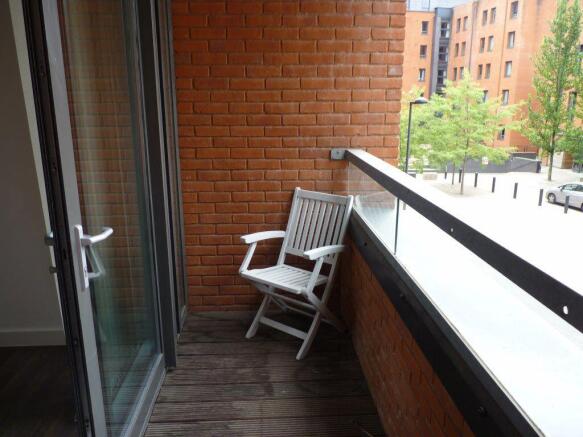 2 bed Apartment to rent Image 5