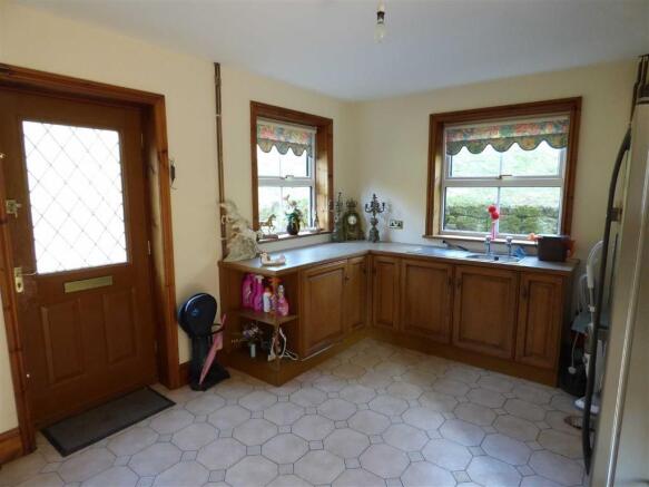 LARGE UTILITY ROOM