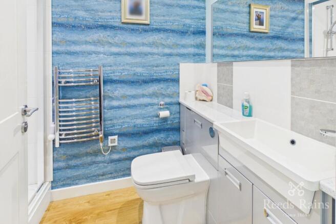 2 bed Apartment for sale Image 8