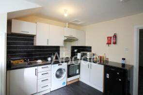 Flat 10, 69, Clarendon Road, Woodhouse, Leeds LS2 9DS