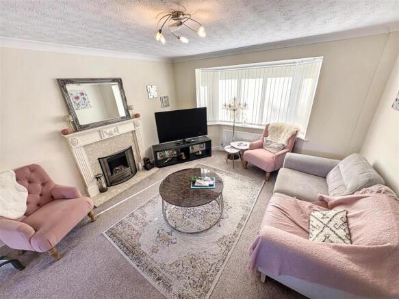 Living area.jpg