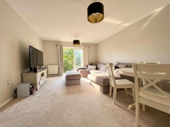 2 bed Apartment for sale Image 2