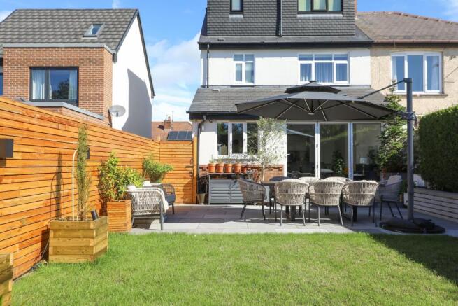 4 bed Semi-Detached for sale Image 7