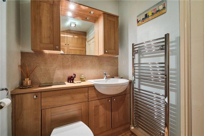 4 bed Semi-Detached for sale Image 9