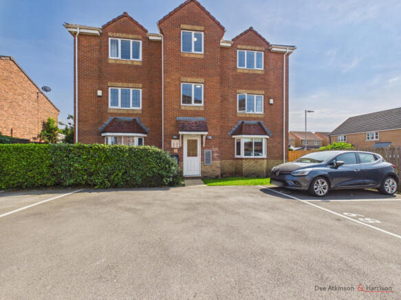 2 bed Flat for sale Image 12