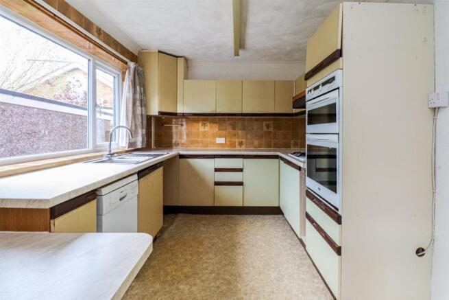 KITCHEN/BREAKFAST ROOM