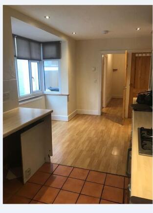 KITCHEN 167 2.JPG