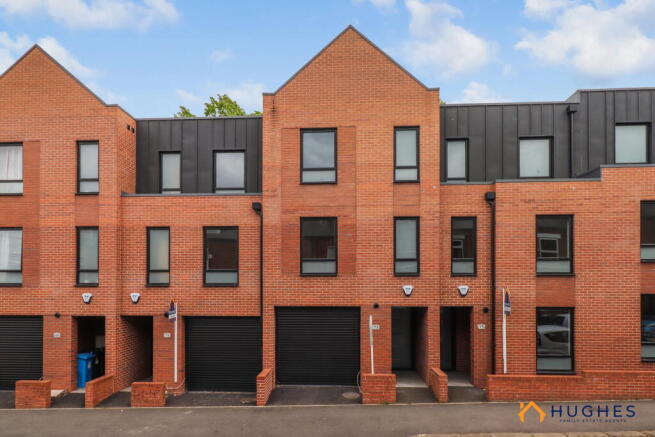 3 bed Town House for sale Image 4