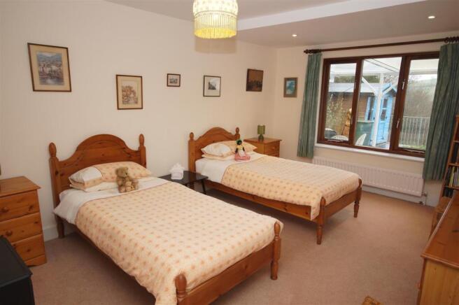 Bedroom 2.JPG